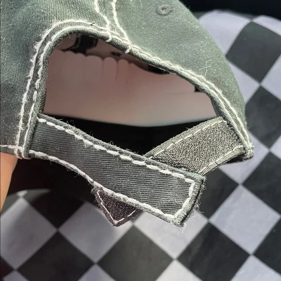 Yellowstone National Park Gray and Black Cap - Picture 4 of 5